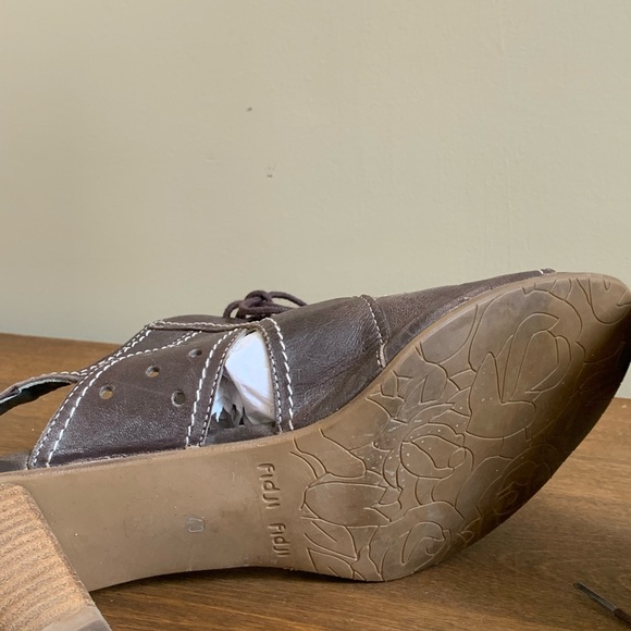 Fidji High Heel Brown Leather Sandals (open toe sling backs) - Picture 6 of 7